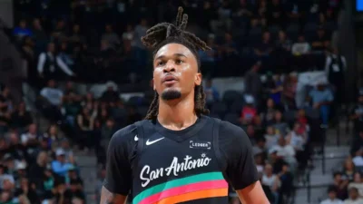 Stephon Castle quebra recorde negativo nos playoffs da NBA