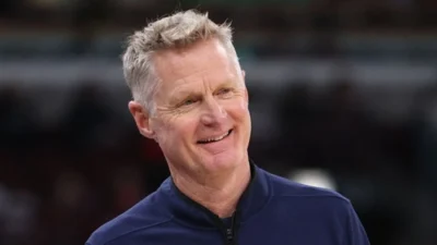Steve Kerr fecha novo contrato e segue como técnico do Warriors