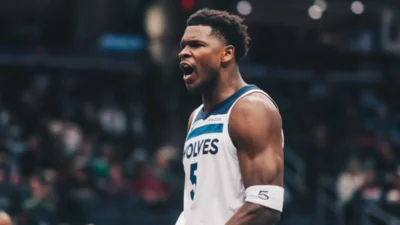 Anthony Edwards cobra Timberwolves por sucesso de Towns nos playoffs