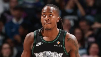 Em alta, Ayo Dosunmu fecha novo contrato com Timberwolves