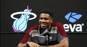 Giannis Antetokounmpo Bucks Heat