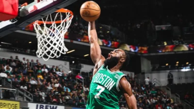 Jaylen Brown troca 76ers