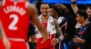Pistons contrato John Collins