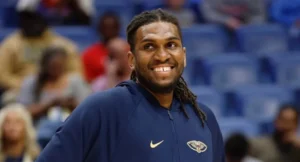 Lakers Kevon Looney contrato