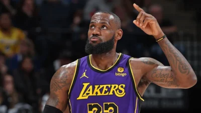 LeBron James agência livre
