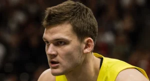 mercado Lakers Walker Kessler