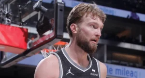 Domantas Sabonis troca Kings